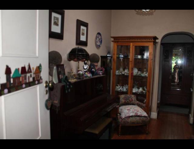 2 BEDROOM HOUSE FOR SALE IN KENSINGTON